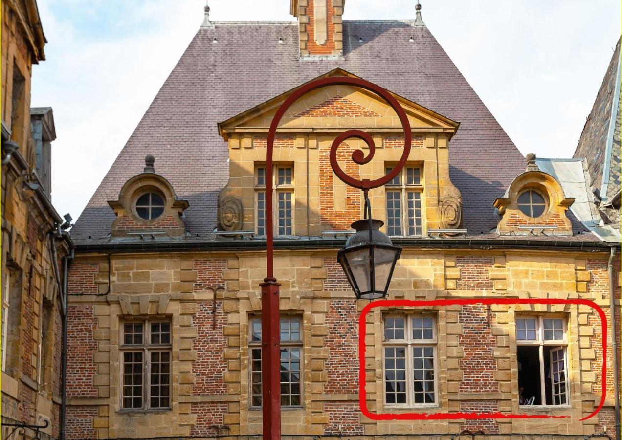 Charleville-Mezieres: Belle Vue Place Ducale Екстериор снимка
